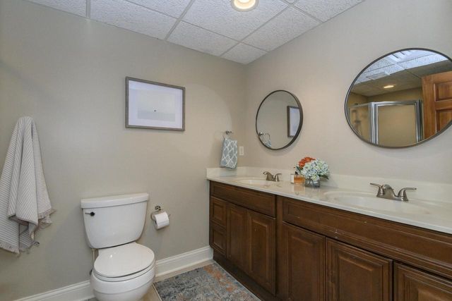 10935 Oriole LANE, Mequon, WI 53092