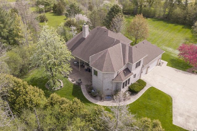 10935 Oriole LANE, Mequon, WI 53092