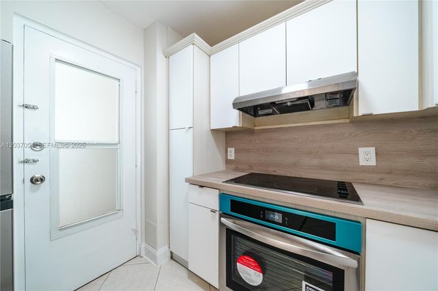 2555 NE 11th St 310, Fort Lauderdale, FL 33304