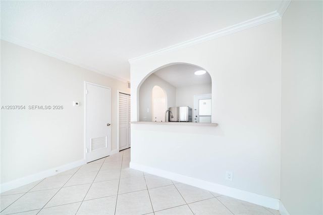 2555 NE 11th St 310, Fort Lauderdale, FL 33304