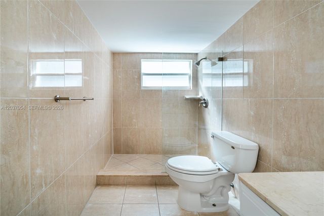 2555 NE 11th St 310, Fort Lauderdale, FL 33304