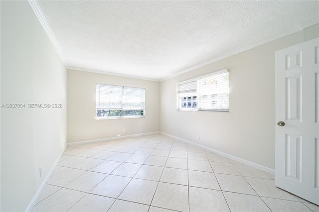 2555 NE 11th St 310, Fort Lauderdale, FL 33304
