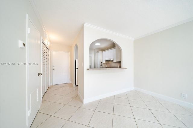 2555 NE 11th St 310, Fort Lauderdale, FL 33304