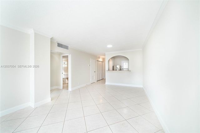 2555 NE 11th St 310, Fort Lauderdale, FL 33304