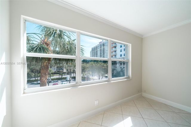 2555 NE 11th St 310, Fort Lauderdale, FL 33304