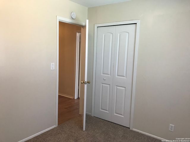 5874 CASTLE RUN DR, San Antonio, TX 78218