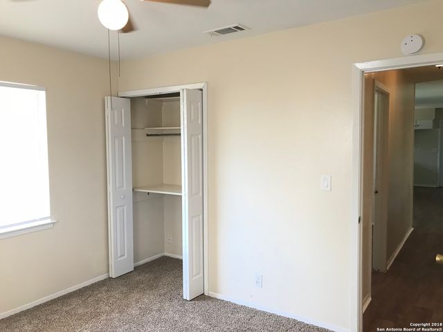 5874 CASTLE RUN DR, San Antonio, TX 78218