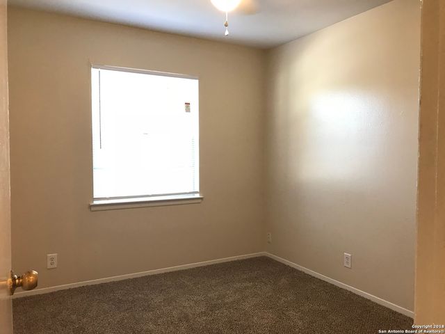 5874 CASTLE RUN DR, San Antonio, TX 78218