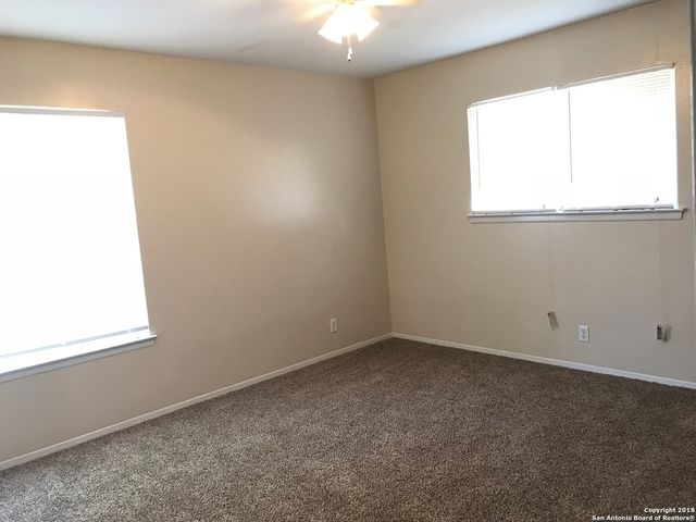 5874 CASTLE RUN DR, San Antonio, TX 78218