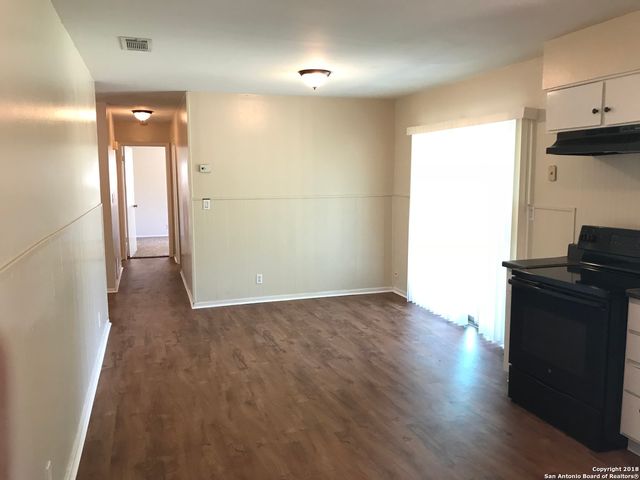5874 CASTLE RUN DR, San Antonio, TX 78218