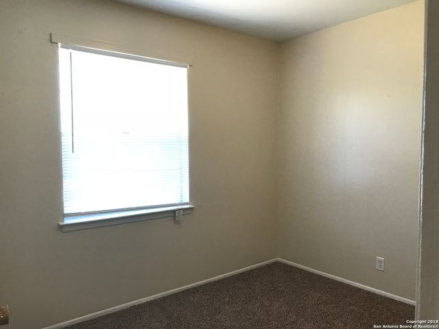5874 CASTLE RUN DR, San Antonio, TX 78218
