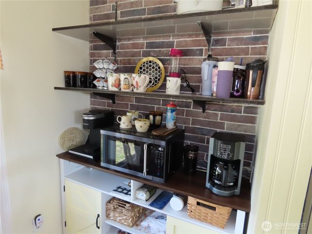 925 State Route 105, Grayland, WA 98547