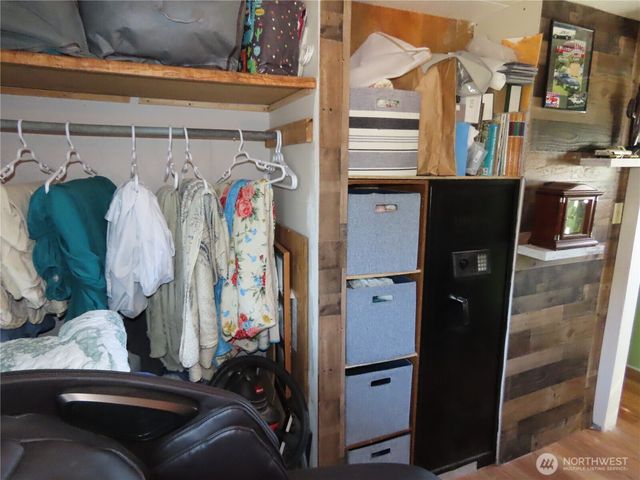 925 State Route 105, Grayland, WA 98547