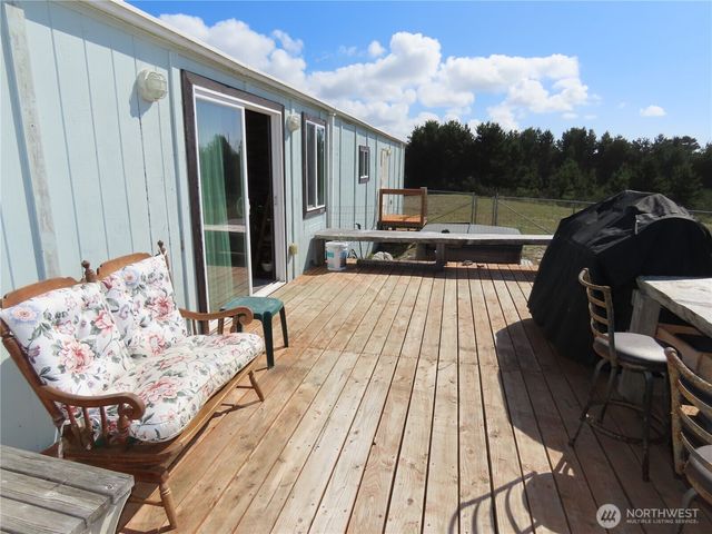 925 State Route 105, Grayland, WA 98547