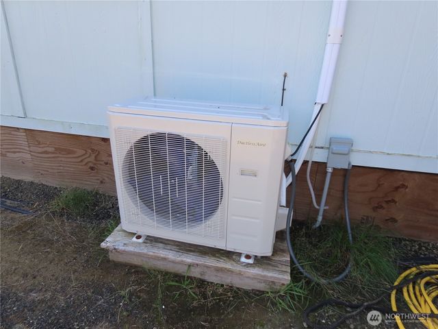 925 State Route 105, Grayland, WA 98547