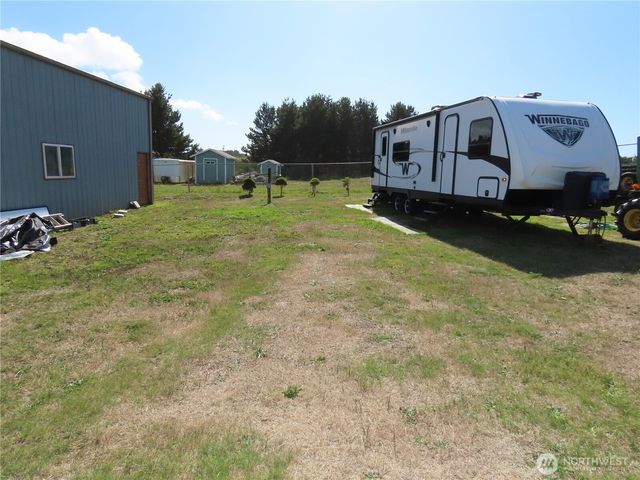 925 State Route 105, Grayland, WA 98547