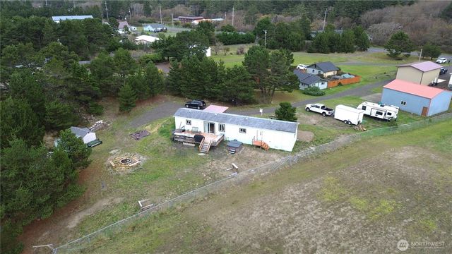 925 State Route 105, Grayland, WA 98547