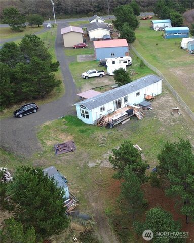 925 State Route 105, Grayland, WA 98547