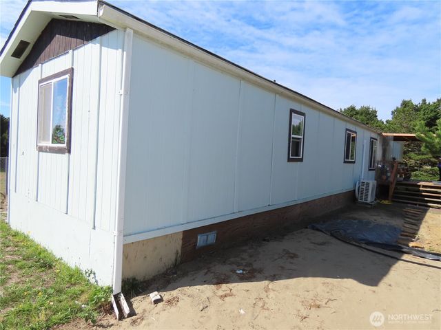 925 State Route 105, Grayland, WA 98547