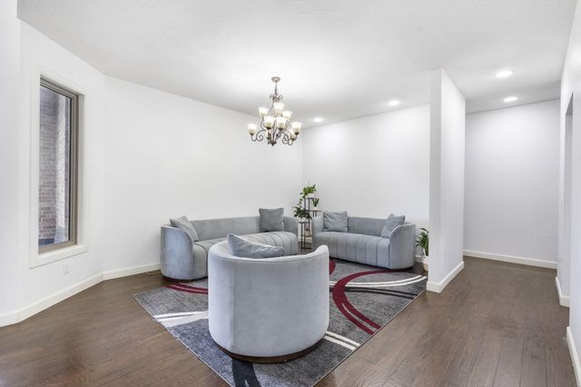 2956 S Ranch Drive, Springfield, MO 65809