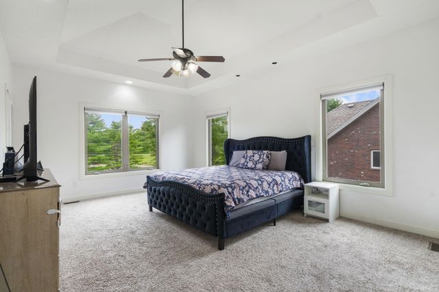 2956 S Ranch Drive, Springfield, MO 65809