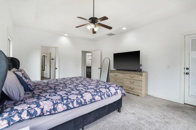 2956 S Ranch Drive, Springfield, MO 65809