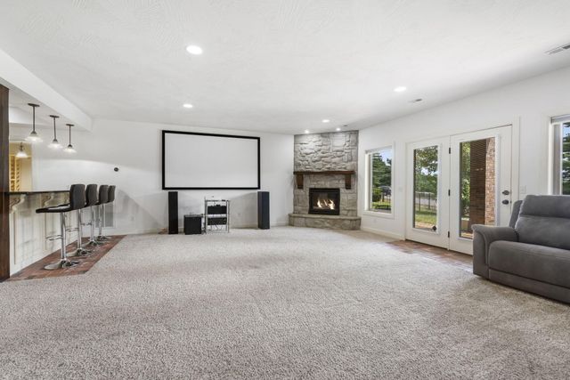 2956 S Ranch Drive, Springfield, MO 65809