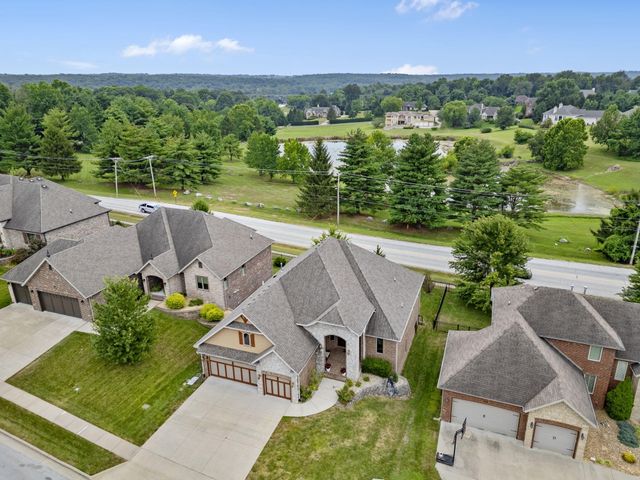 2956 S Ranch Drive, Springfield, MO 65809