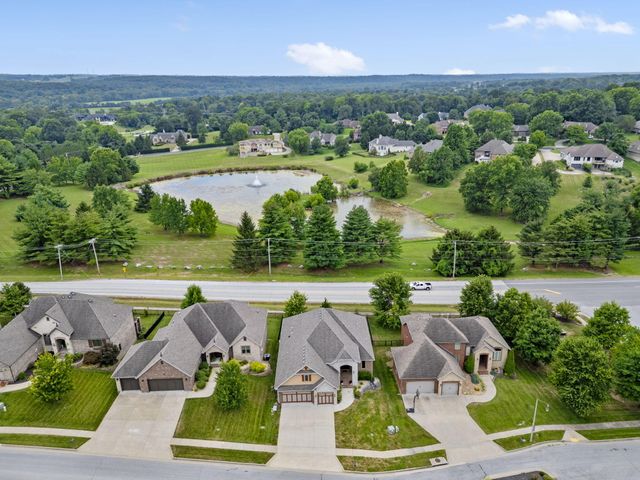 2956 S Ranch Drive, Springfield, MO 65809