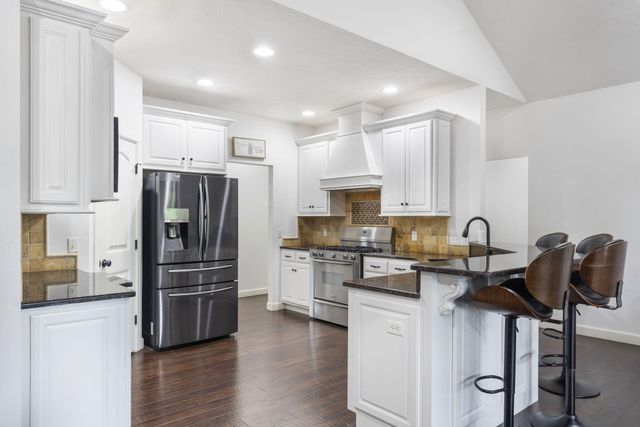 2956 S Ranch Drive, Springfield, MO 65809