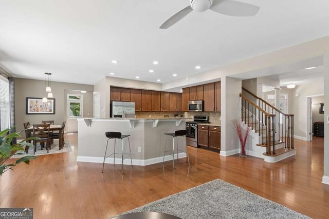 1090 Chelsey Way, Roswell, GA 30075