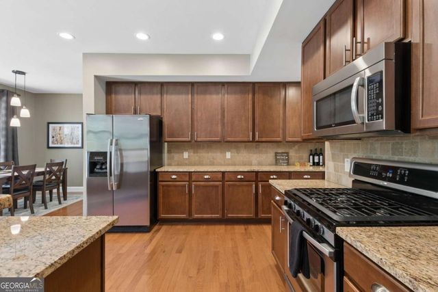 1090 Chelsey Way, Roswell, GA 30075