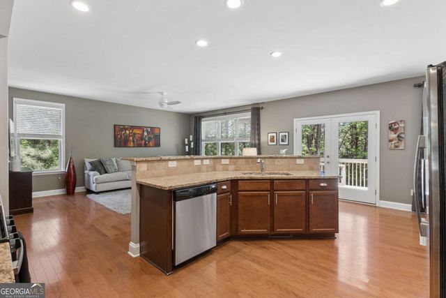 1090 Chelsey Way, Roswell, GA 30075