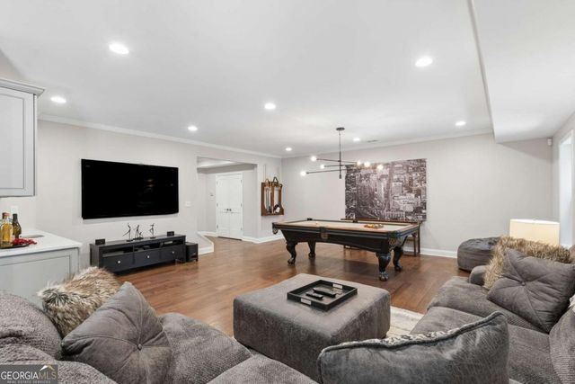 1090 Chelsey Way, Roswell, GA 30075