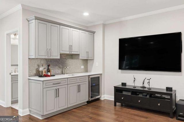 1090 Chelsey Way, Roswell, GA 30075