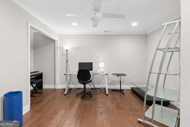 1090 Chelsey Way, Roswell, GA 30075