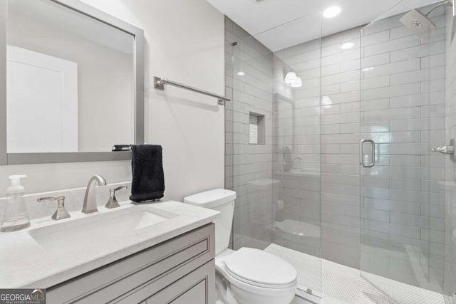 1090 Chelsey Way, Roswell, GA 30075