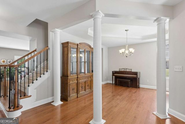 1090 Chelsey Way, Roswell, GA 30075