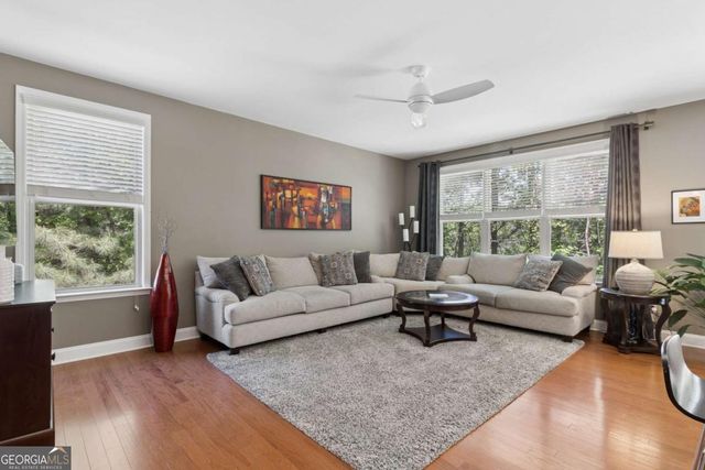 1090 Chelsey Way, Roswell, GA 30075