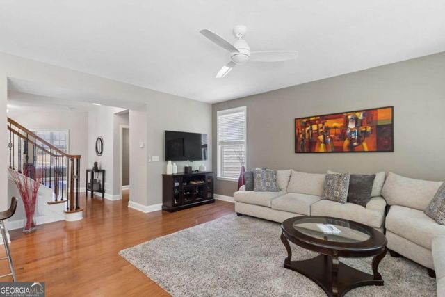 1090 Chelsey Way, Roswell, GA 30075