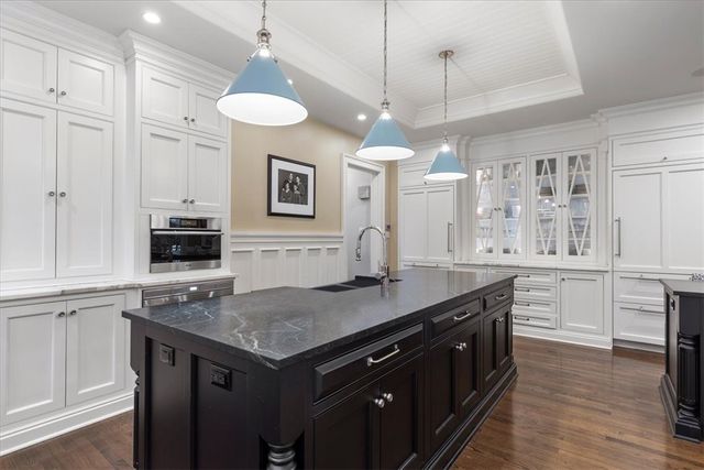 609 Academy Ave, Sewickley, PA 15143