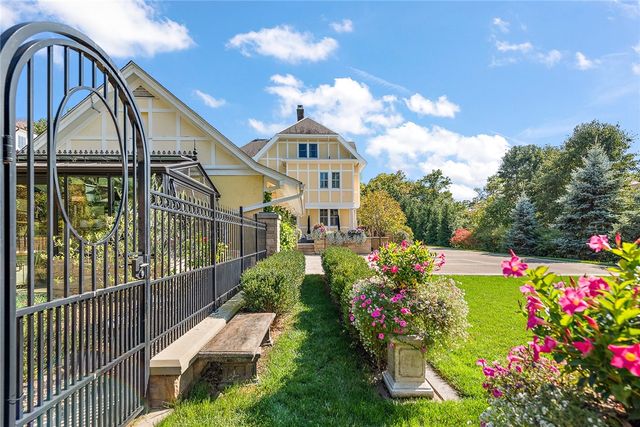 609 Academy Ave, Sewickley, PA 15143