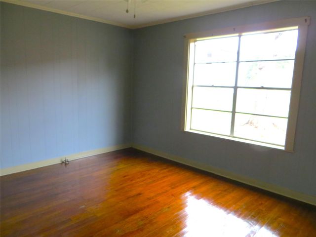 5807 Avenue D, Sheridan, TX 77475