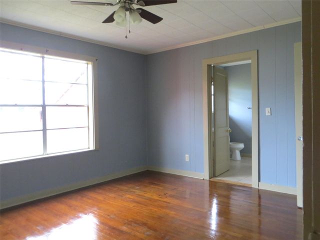 5807 Avenue D, Sheridan, TX 77475