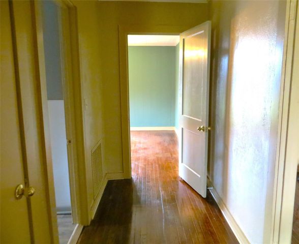 5807 Avenue D, Sheridan, TX 77475