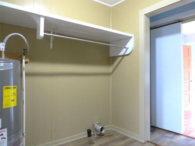 5807 Avenue D, Sheridan, TX 77475