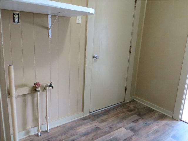 5807 Avenue D, Sheridan, TX 77475