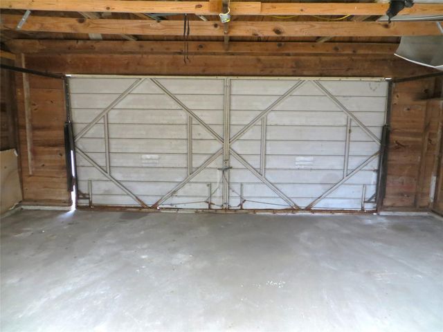 5807 Avenue D, Sheridan, TX 77475