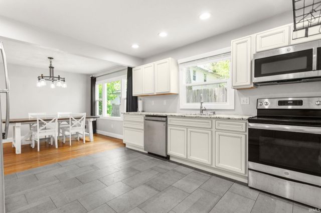 19613 Oakdale Avenue, South Bend, IN 46637