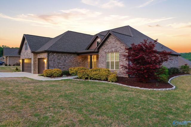 12607 Oak North Sw, Huntsville, AL 35803